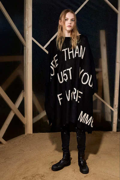 Look 3